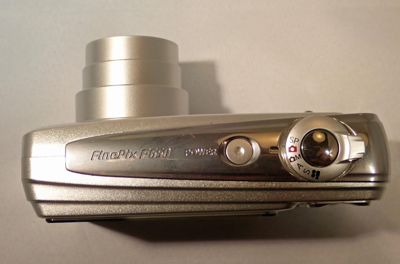 FUJIFILM Digital Camera F650