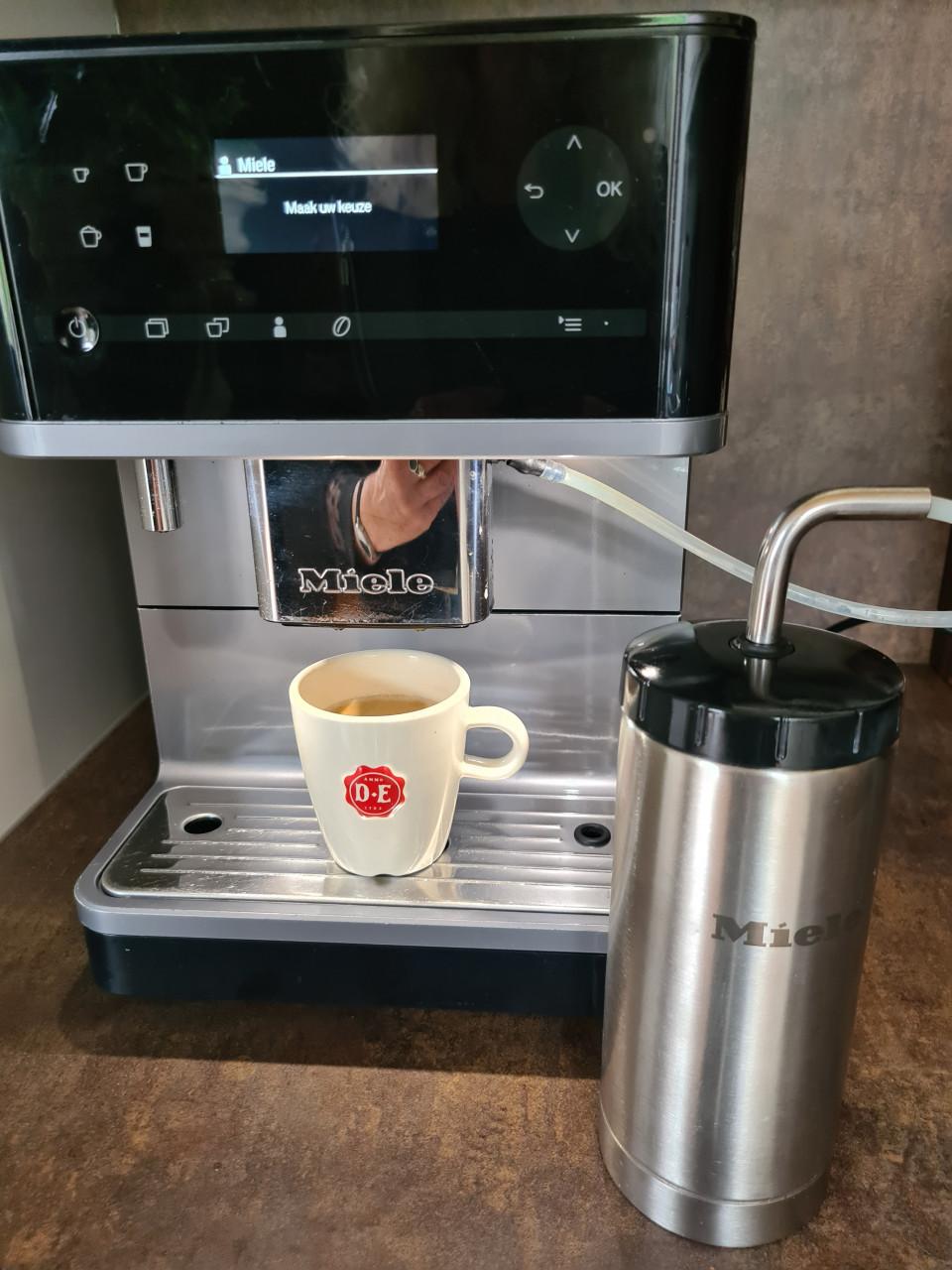 Miele vrijstaande, goed onderhouden koffiemachine voor koffiebonen