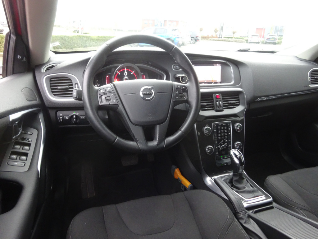 Volvo V40 cross country 2.0 d2 kinetic automaat 1e eigenaar / automaat / cl