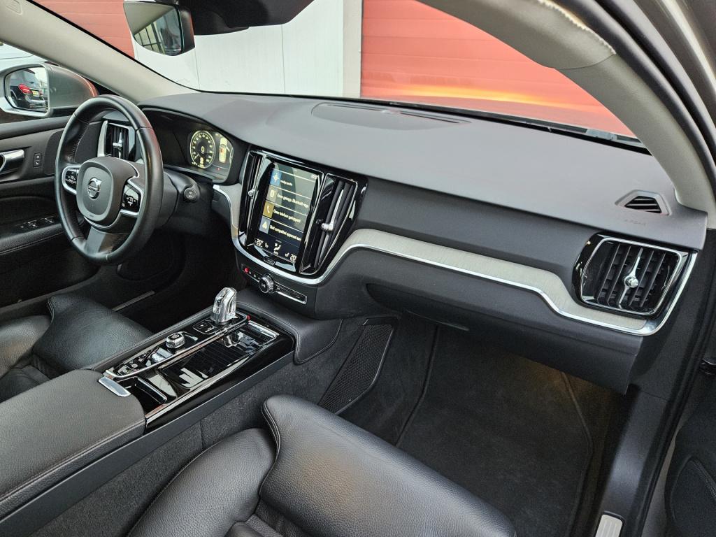Volvo V60 2.0 t8 twin engine awd inscription | pano | elek. trekhaak