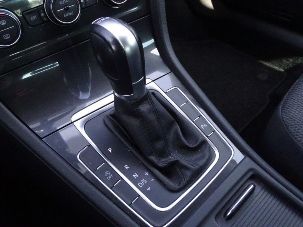 Volkswagen Golf 1.0 tsi comfortline automaat | navi | bluetooth