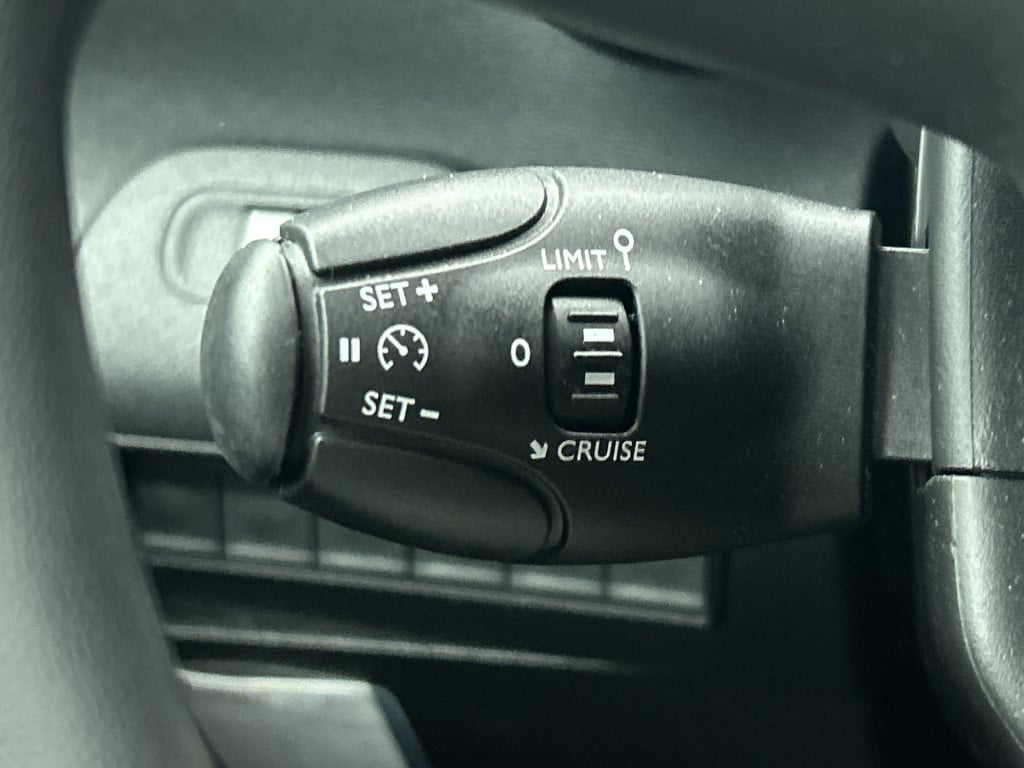 Citroen Berlingo bluehdi 100 pk club 3-zits | rijklaar achterklep met raam 