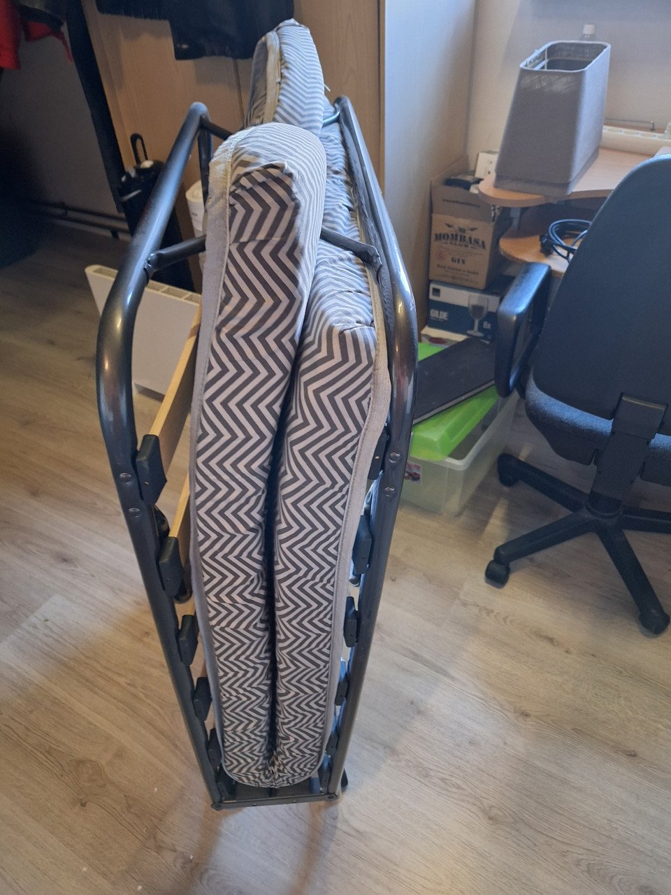 Opklapbaar logeerbed