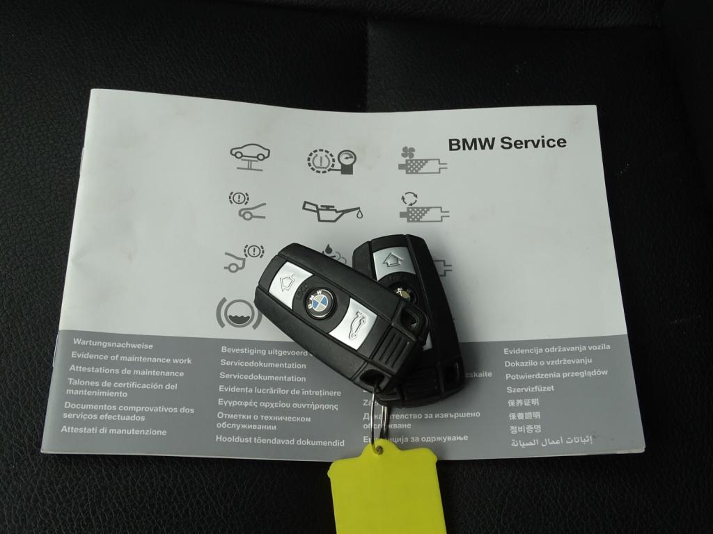BMW X1 sdrive20i upgrade edition automaat | leder | navi
