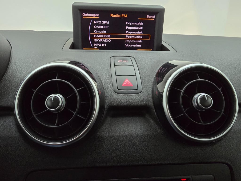 Audi A1 Sportback occasion 1.2 tfsi admired s line black edition | unieke l