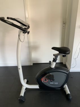 Hometrainer , zgan  amper gebruikt  nieuwprijs 450-499 euro