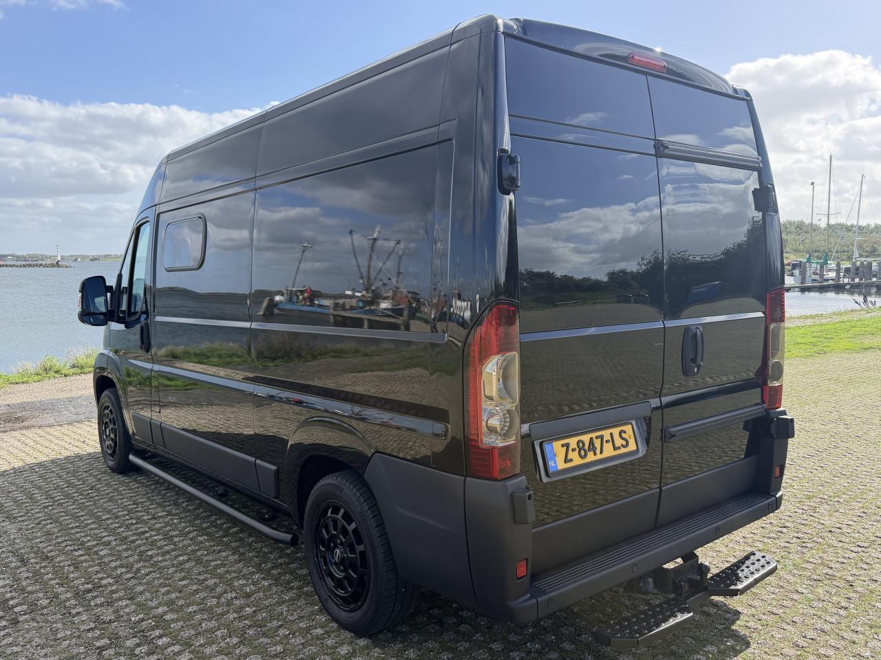 Peugeot boxer ofgrid camper