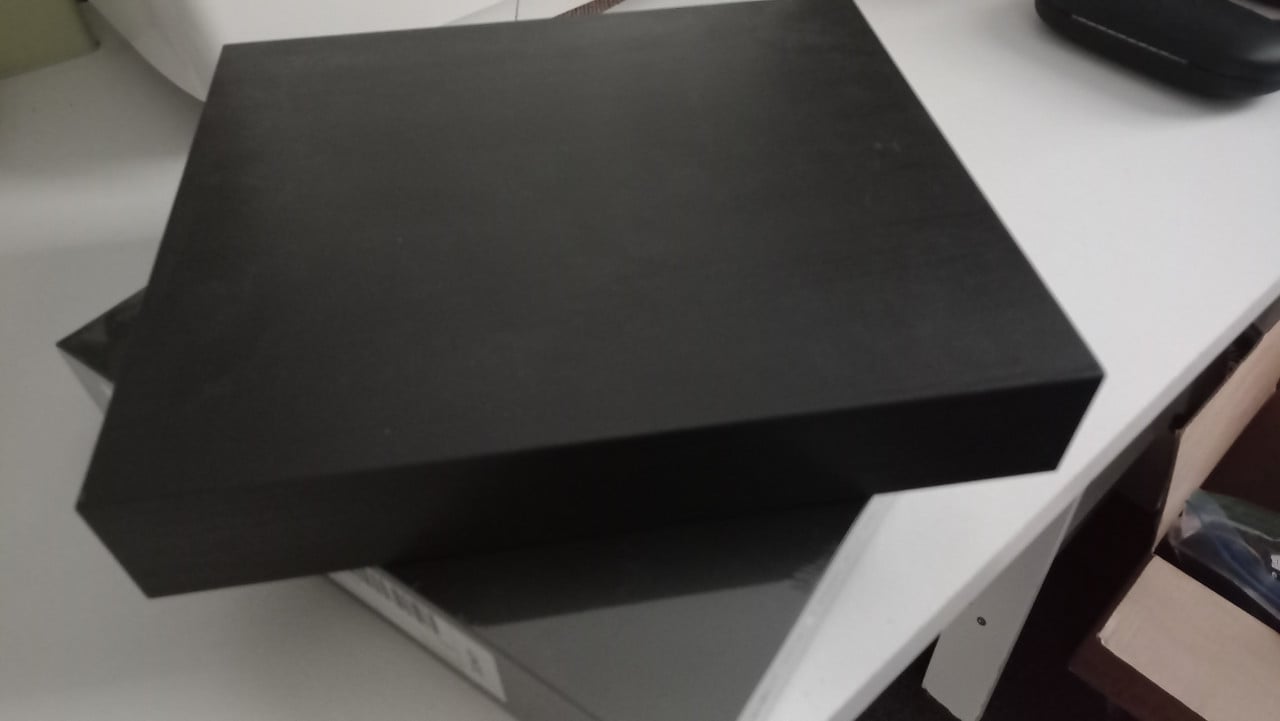 Zwevende plankjes Lack van Ikea