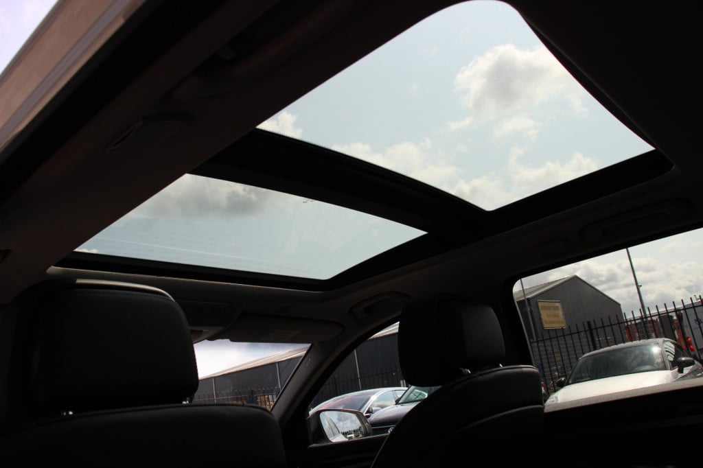 BMW 5 Serie touring 523i high executive | leder | memory | pano | dealer on