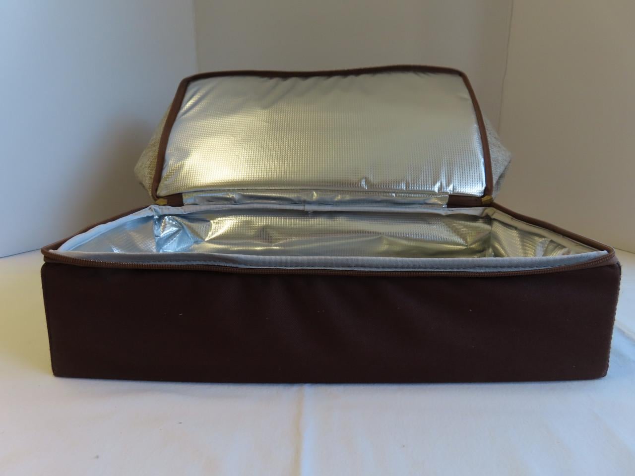 Prachtige koeltas Merk: Campingaz Breed: 40 cm €.25,00