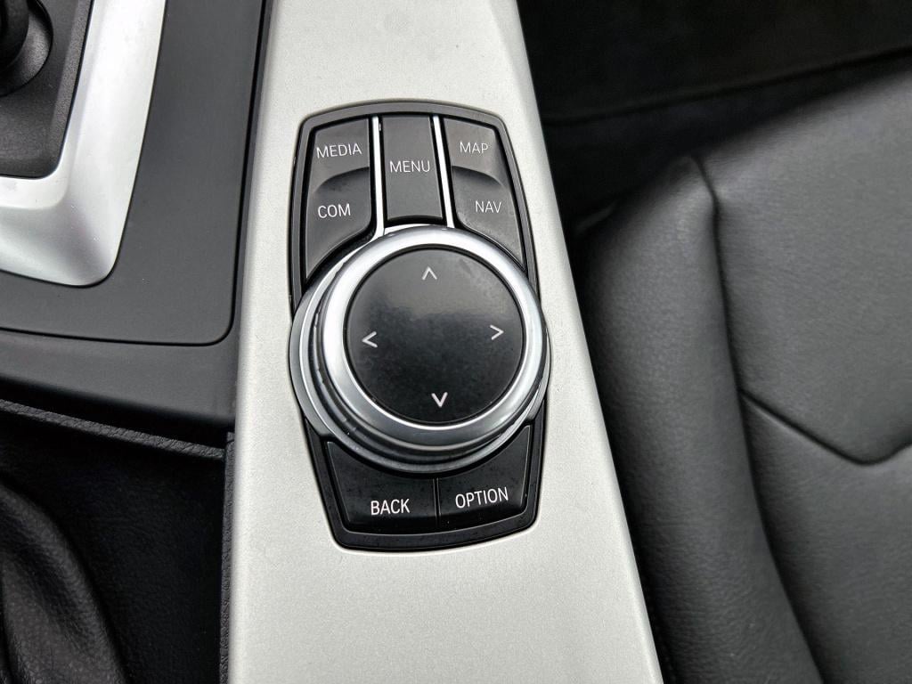 BMW 3-serie 320i xdrive executive | automaat | navigatie | leder | climate 