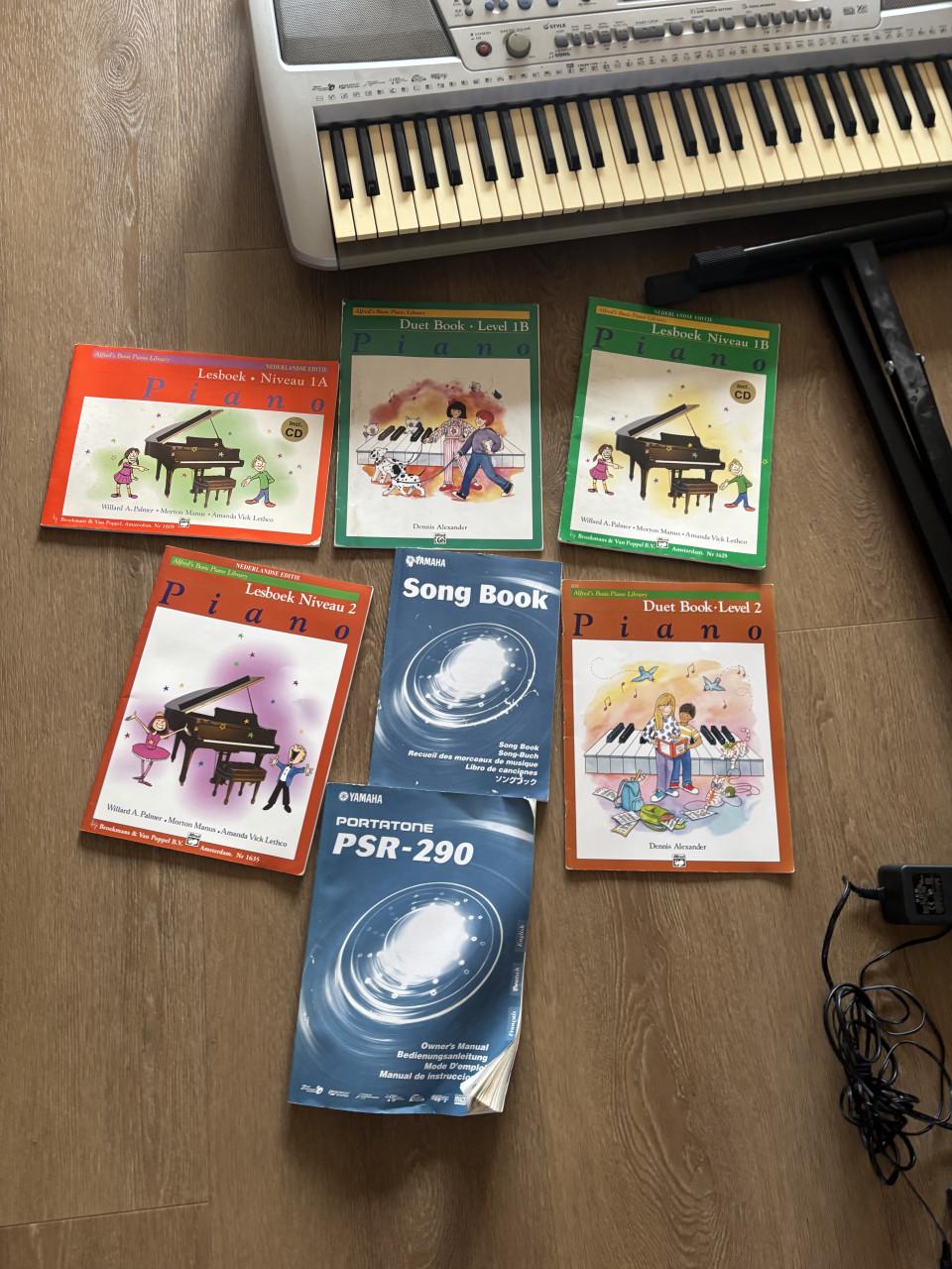 Yamaha PSR290 Keyboard 2/3x gebruikt compleet met toebehoren