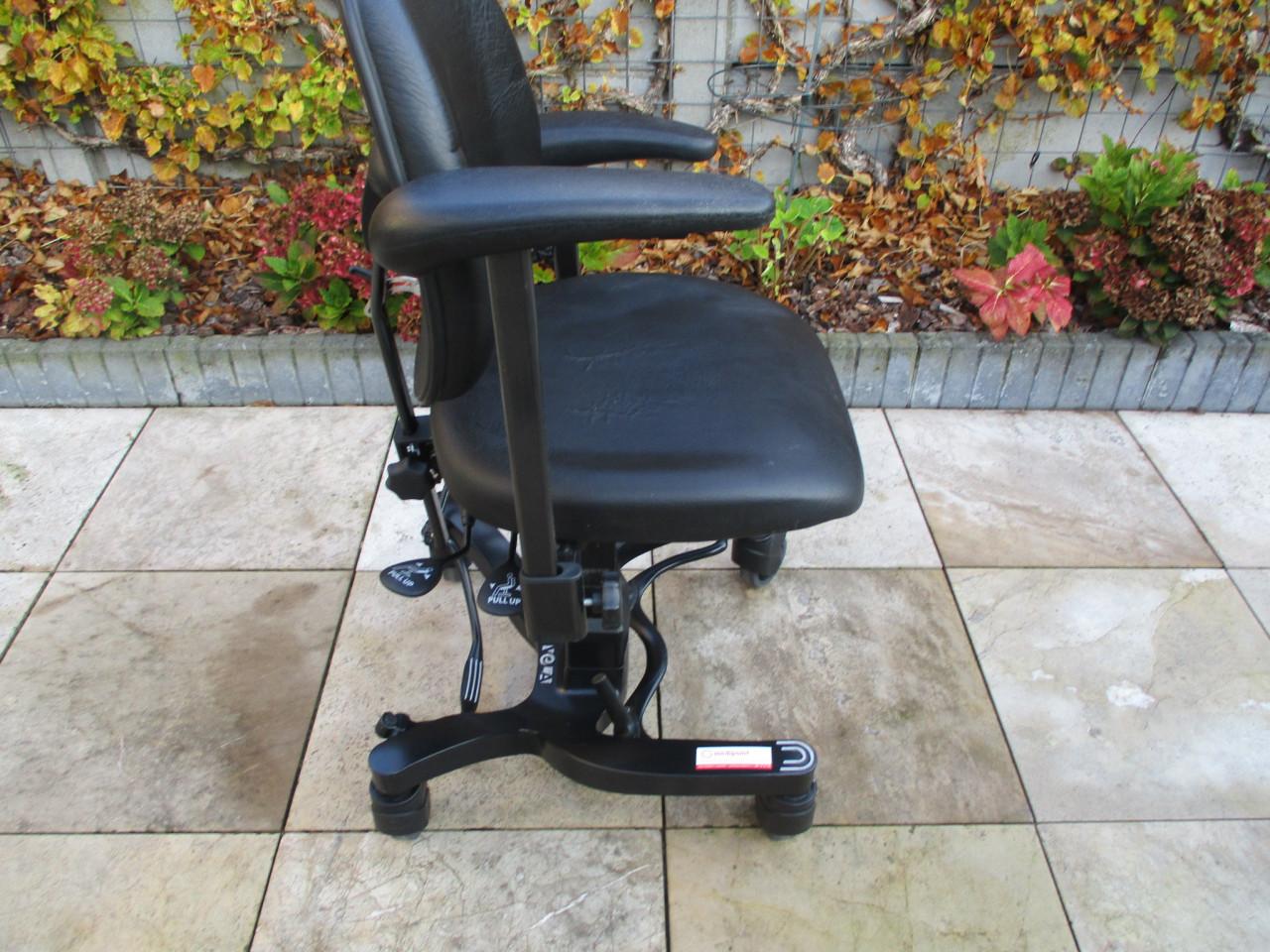 Zgan Vela 700 EB trippelstoel met elektrisch hoog/laag bediening