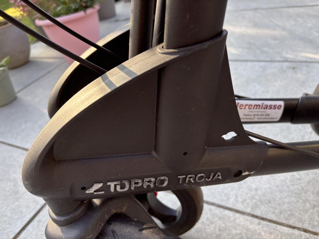 Stevige Topro rollator met zitje, rugsteun en tas