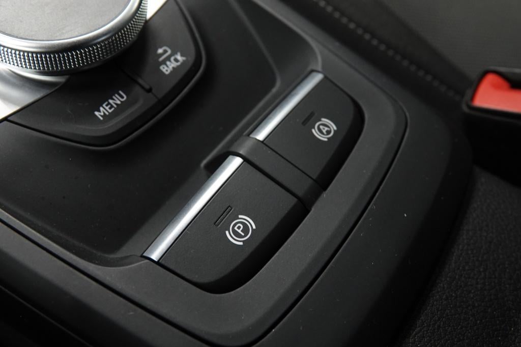 Audi Q2 1.5 tfsi | stoelverw. | trekhaak | camera | keyless |