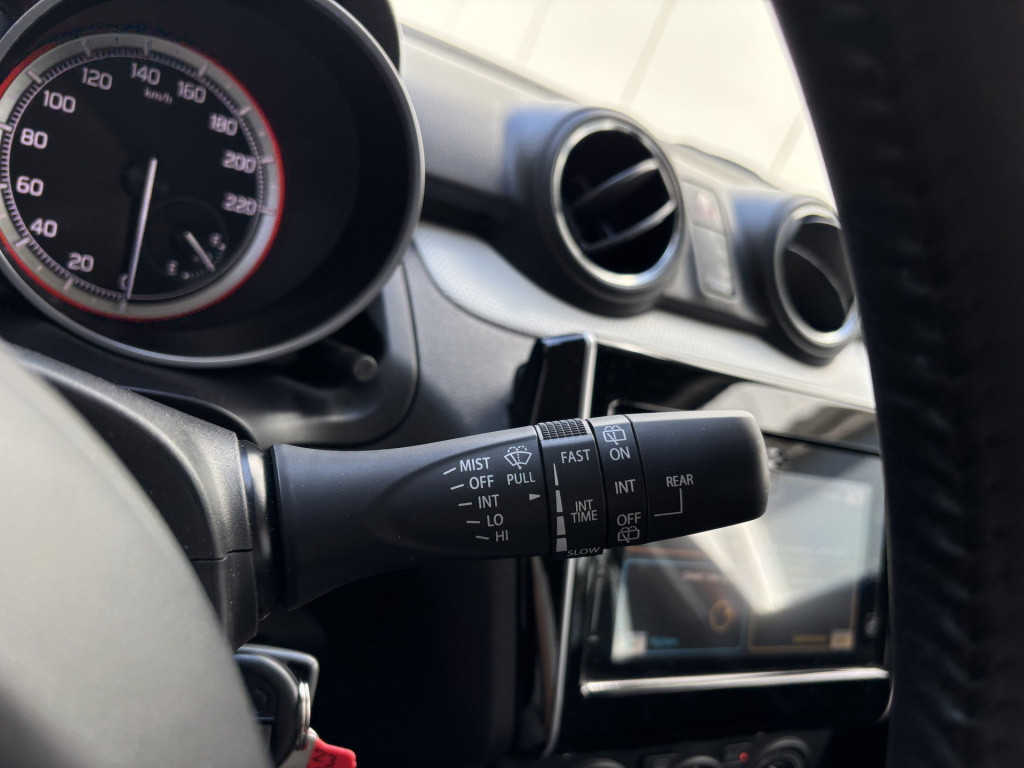 Suzuki Swift automaat 1.2 select smart hybrid/trekhaak