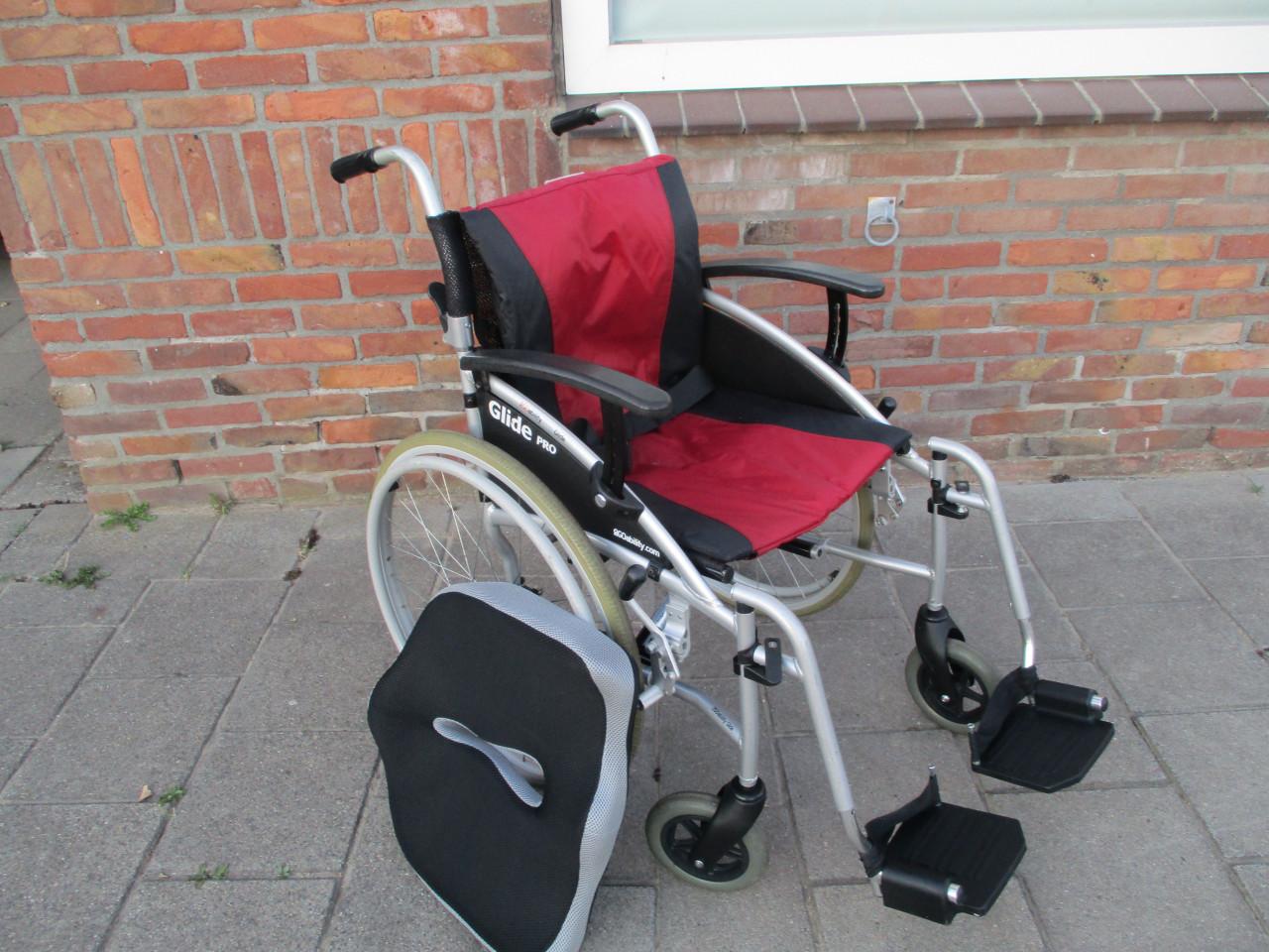 ULTRA lichtgewicht rolstoel met kussen (slechts 11,7 kg)