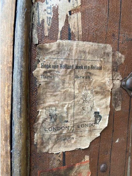 Originele antieke hutkoffer, scheepskoffer.