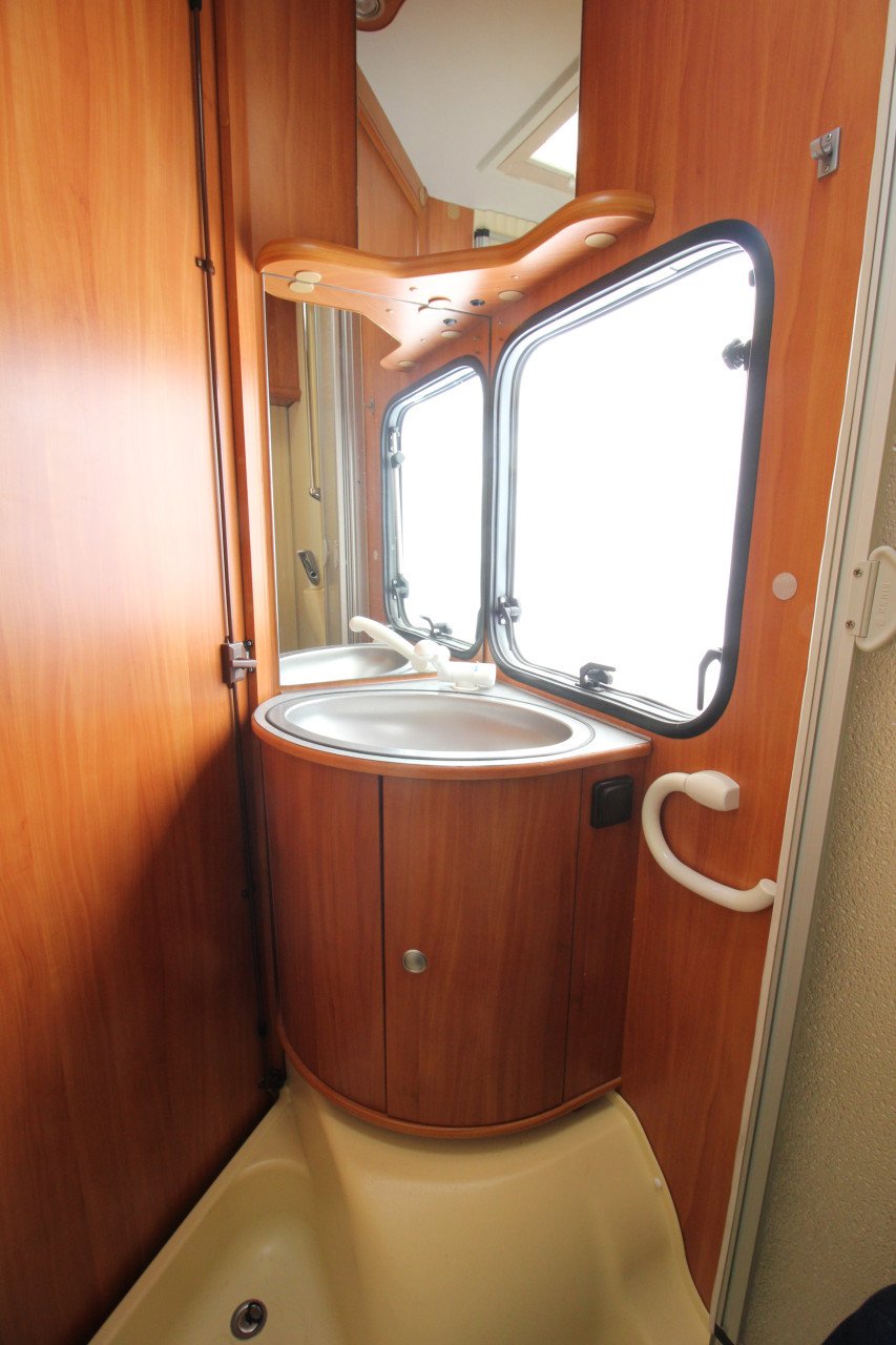 Dethleffs Advantage T6541 Vast bed, veel binnen-en kastruimte, zéér netjes