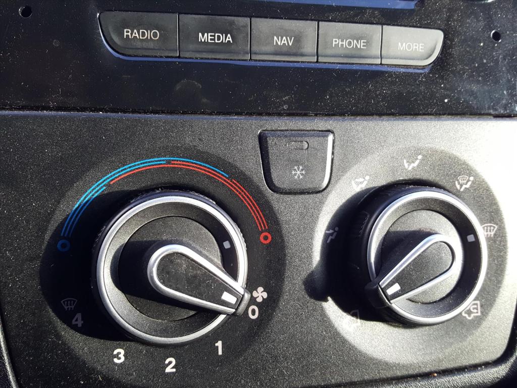 Peugeot Boxer gb 333 l2h2 bluehdi 140pk trekhaak | navigatie | cruise contr