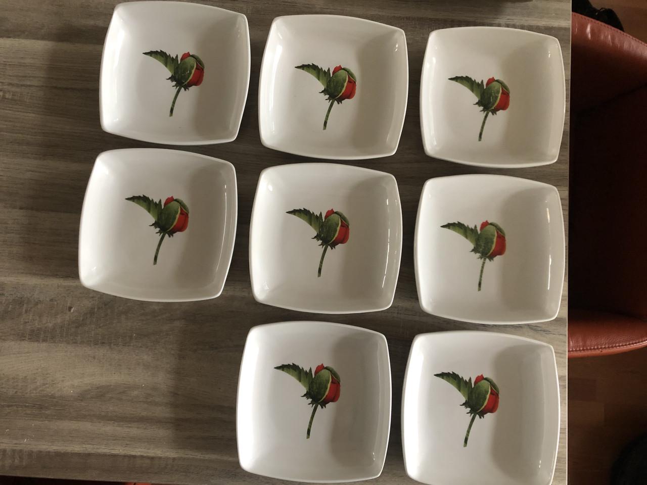 8 vierkante diepe borden met klaproos