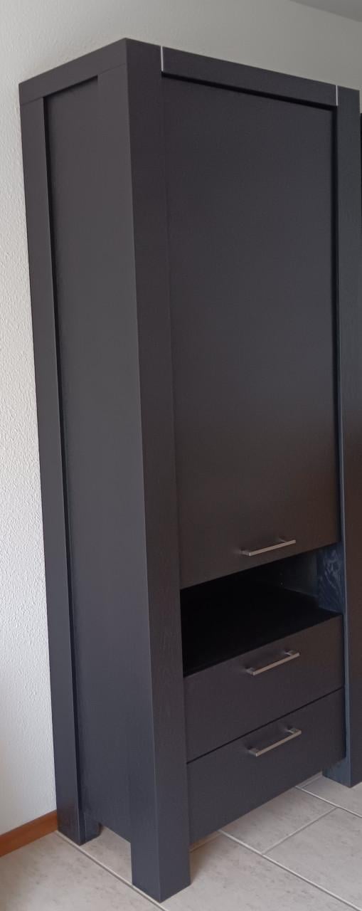 MOOIE ZWARTE STEVIGE (OPBERG)KAST