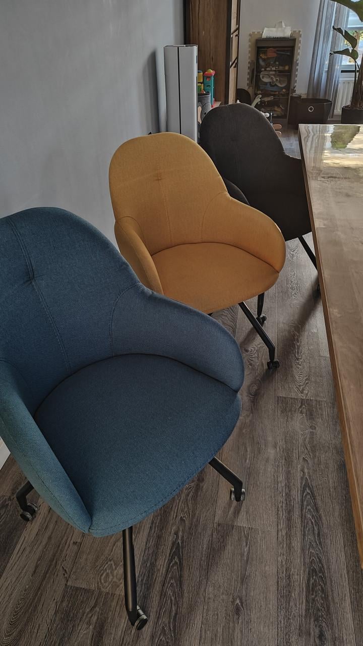 Eettafel met 6 stoelen