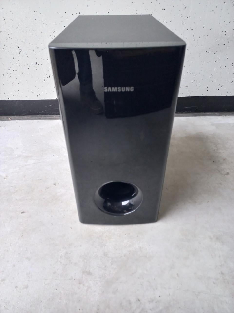 SAMSUNG Sub woofer speaker system