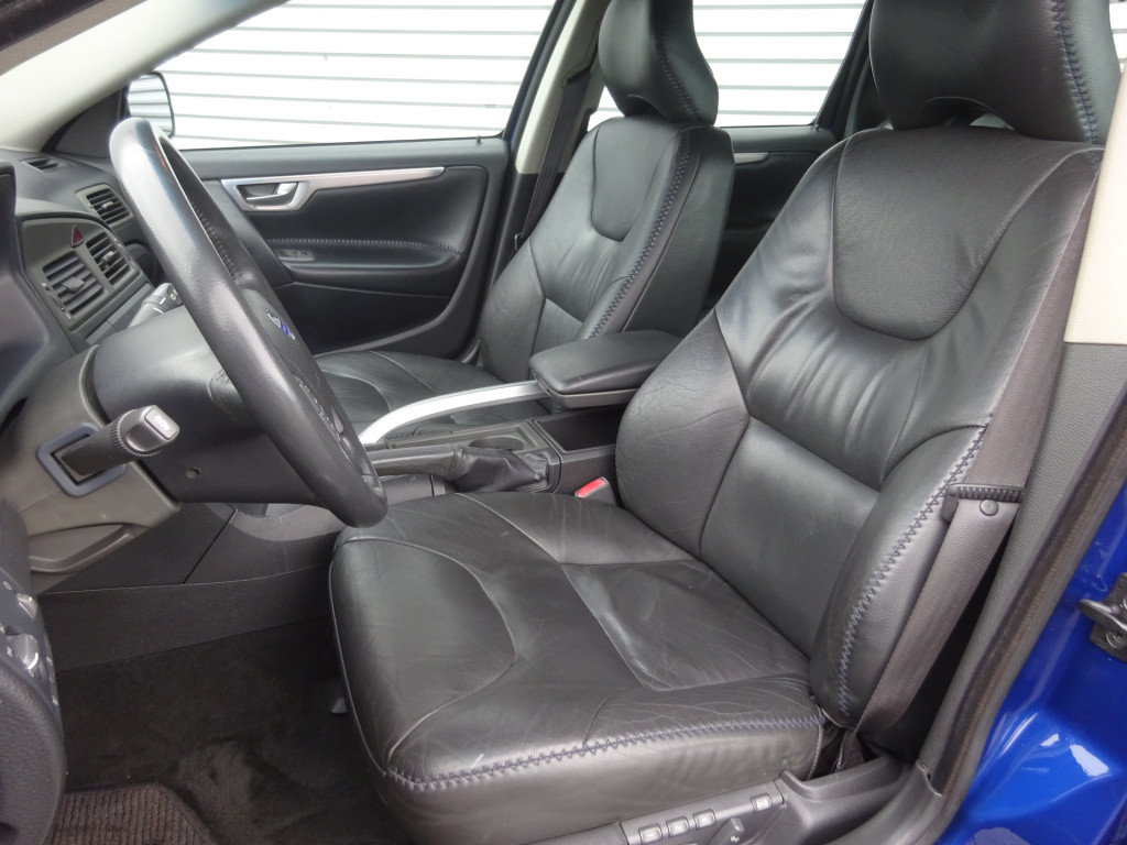 Volvo V70 cross country 2.4 t geartr. comf. 4wd automaat airco / stoelverw.
