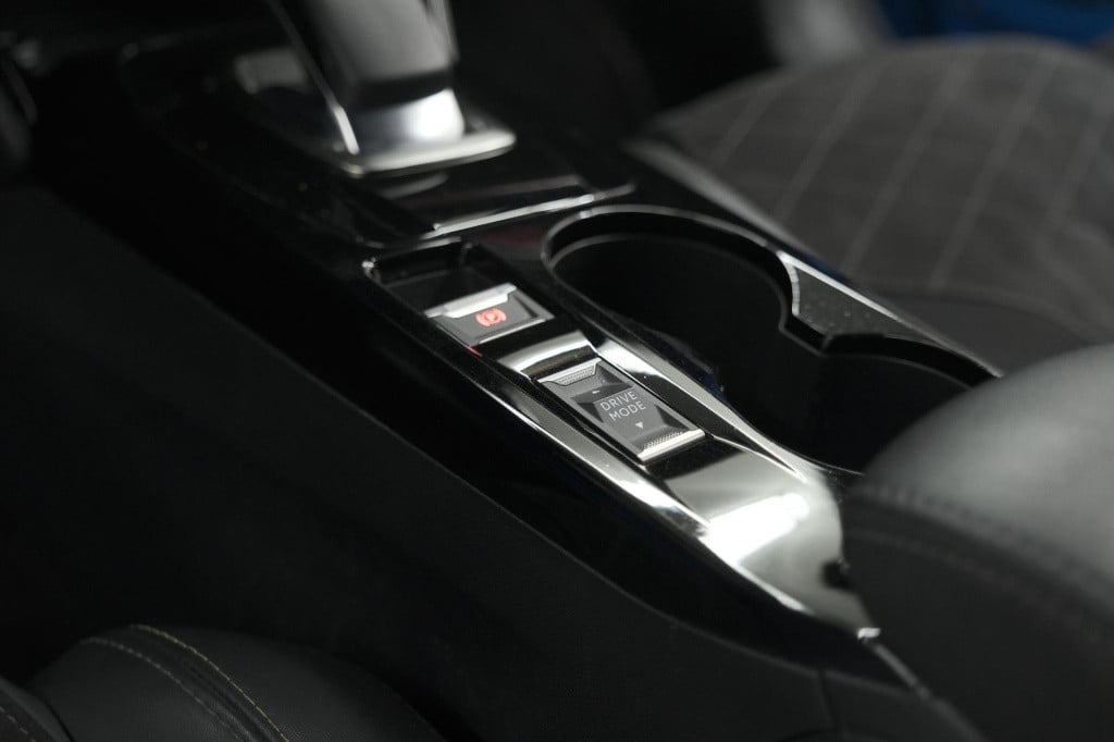 Peugeot 208 ev gt pack 50 kwh | 3 fase | camera | panoramadak | dodehoekdet