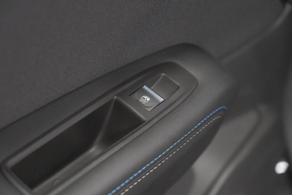 Renault Captur 1.8 e-tech full hybrid 160 esprit alpine | rondom camerazich