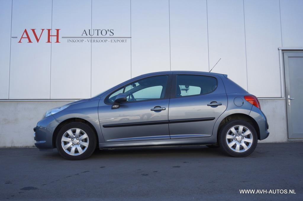 Peugeot 207 1.4 vti xs