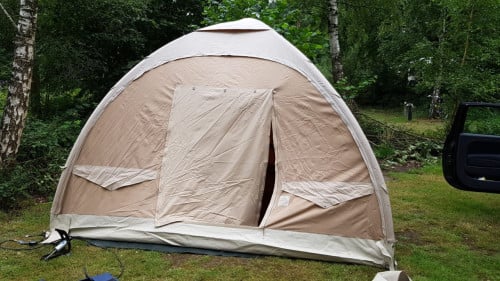 Karsten opblaas tent 350 met voortent en luifel
