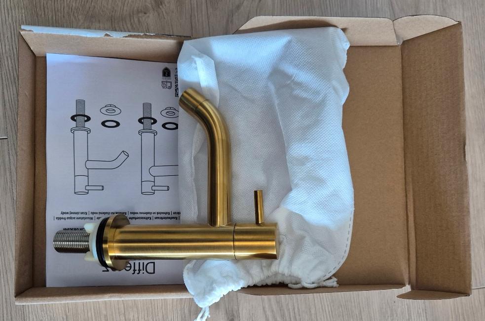 Toiletfonteintje compleet met kraan, afvoer en toiletborstel