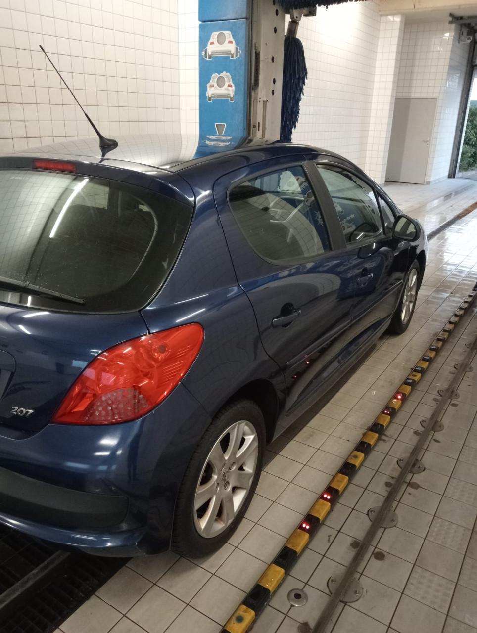 Peugeot 207 1.6 16V (2007)