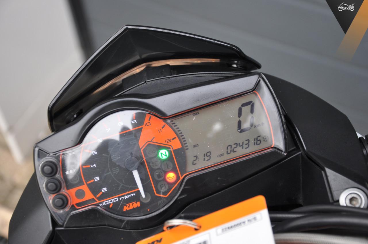 KTM 990 SuperDuke Zeer nette motor!
