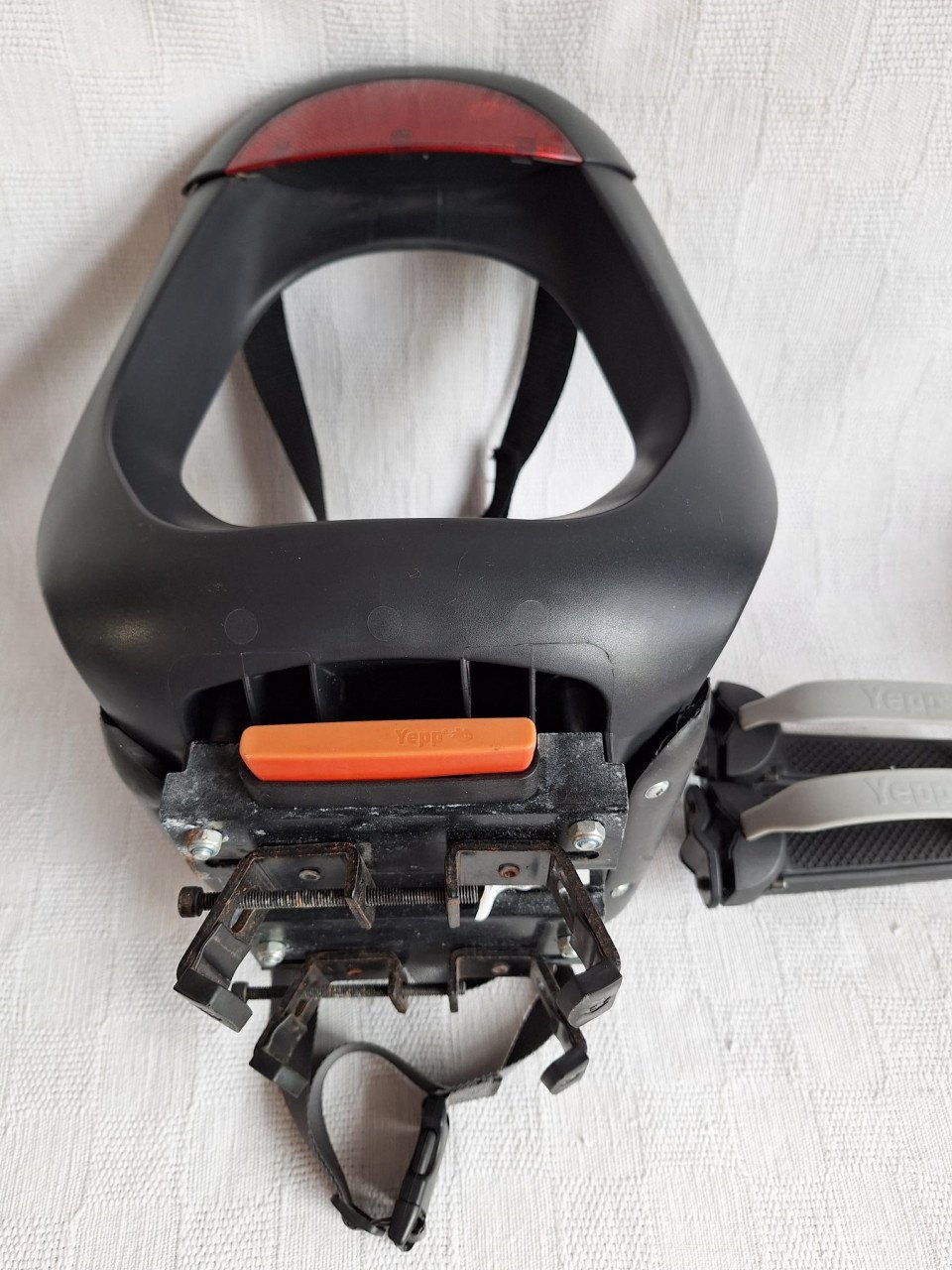 Yepp Junior fietsstoeltje met bagagedrager bevestiging! (nieuw € 106,00)