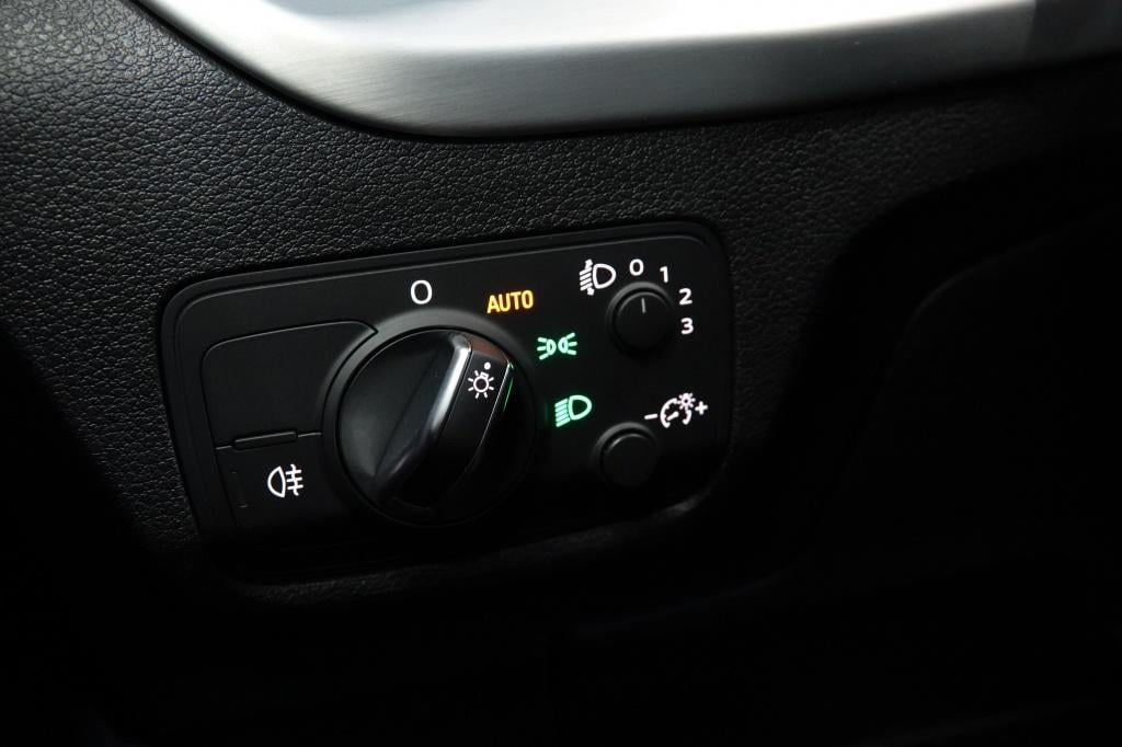 Audi Q2 1.0 tfsi sport | pdc | 19" | leder | stoelverw. |