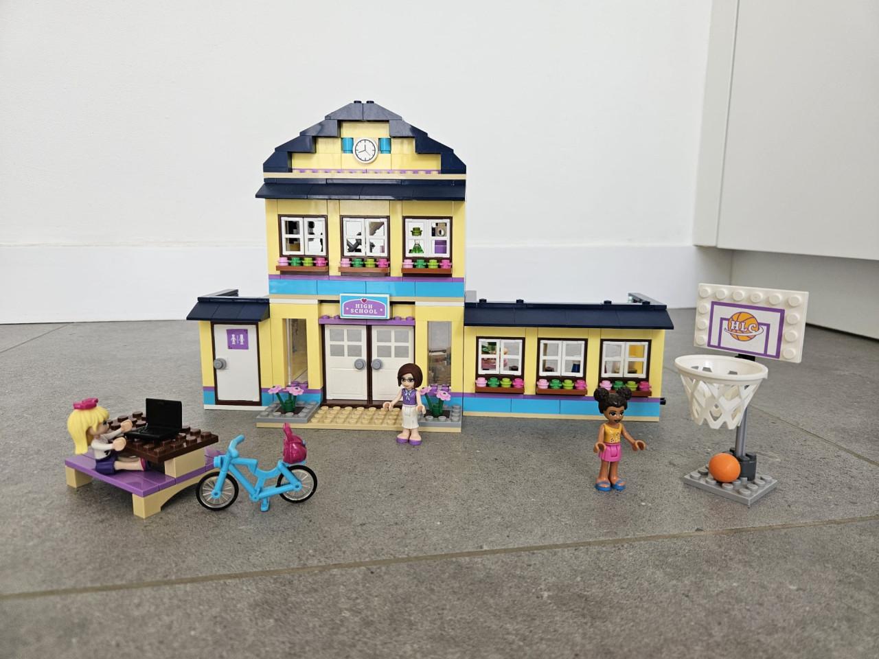 LEGO Friends 41005 - Heartlake school