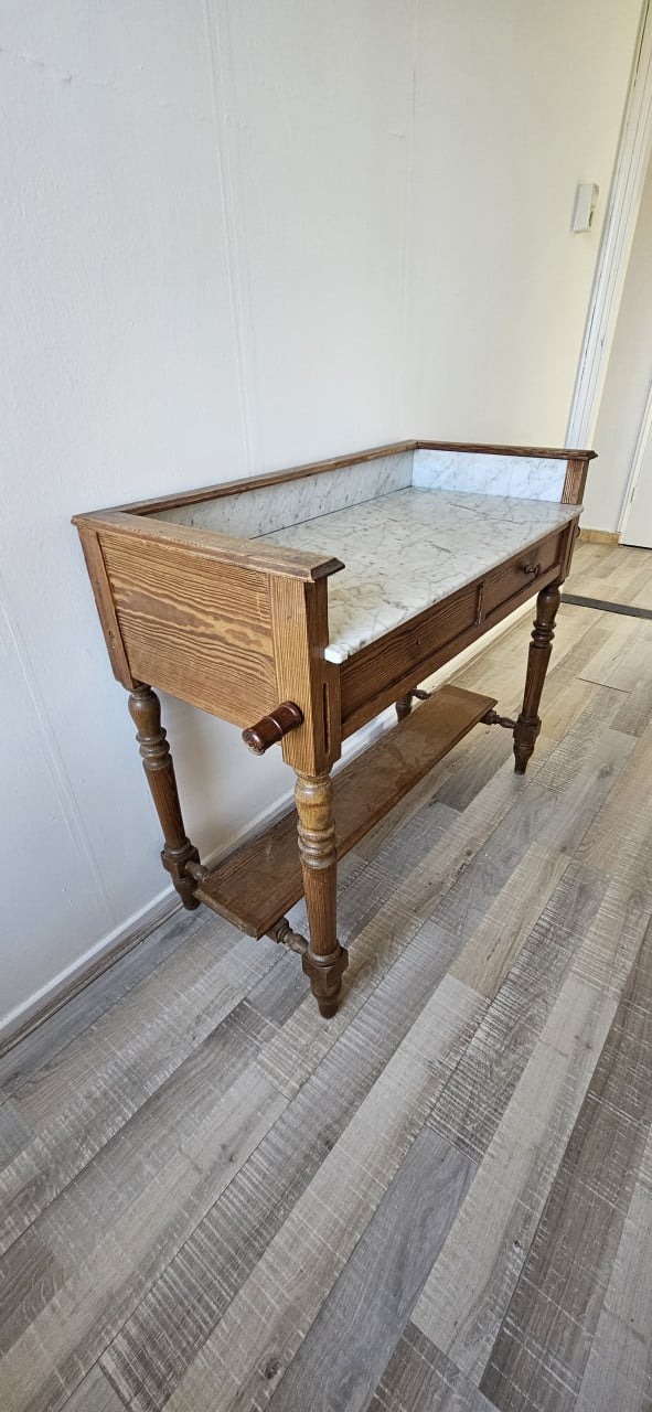 Antieke wastafel