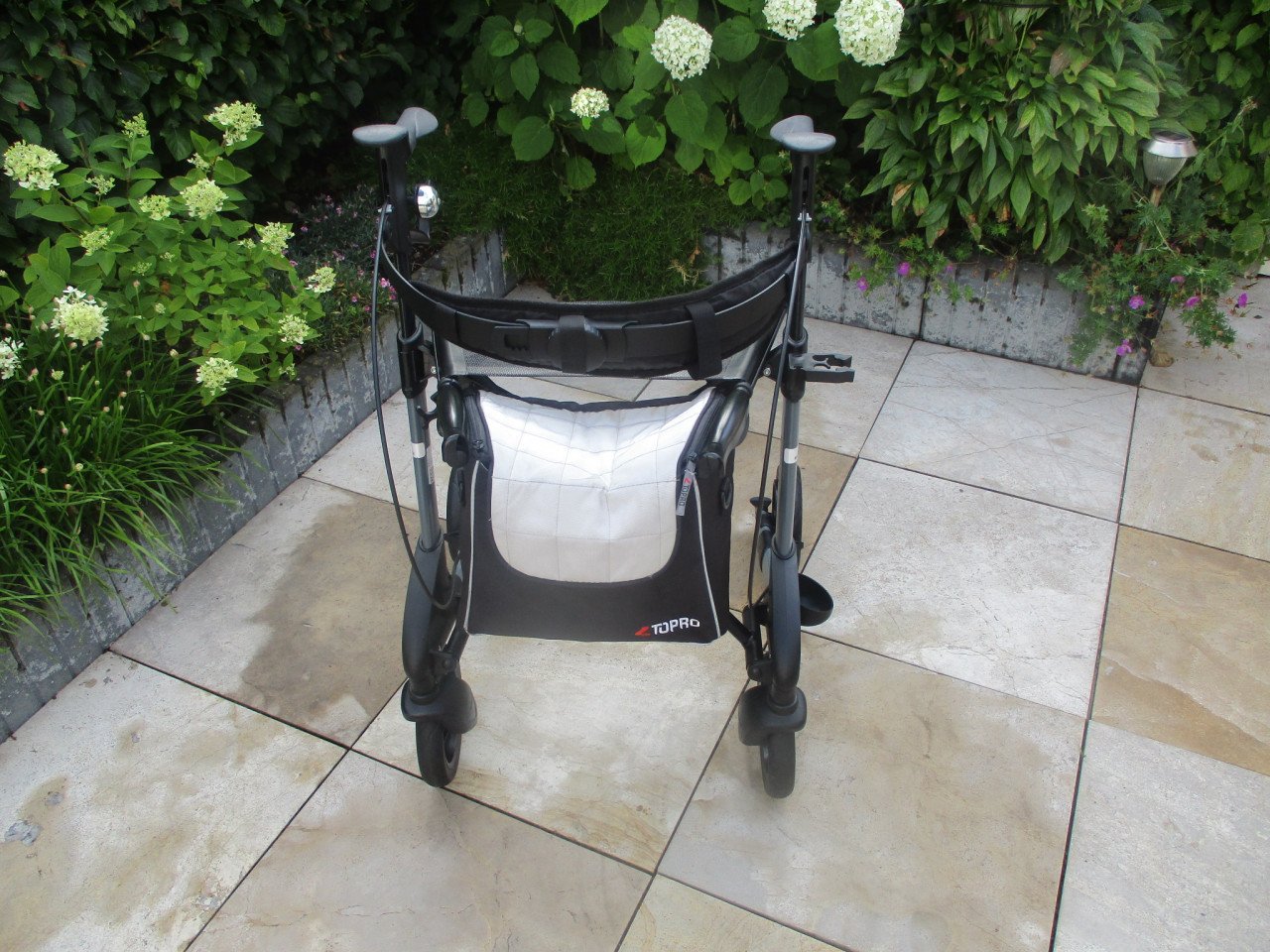Zgan Topro Troja 2G  rollator met zitje grote tas rugsteun en stokhouder