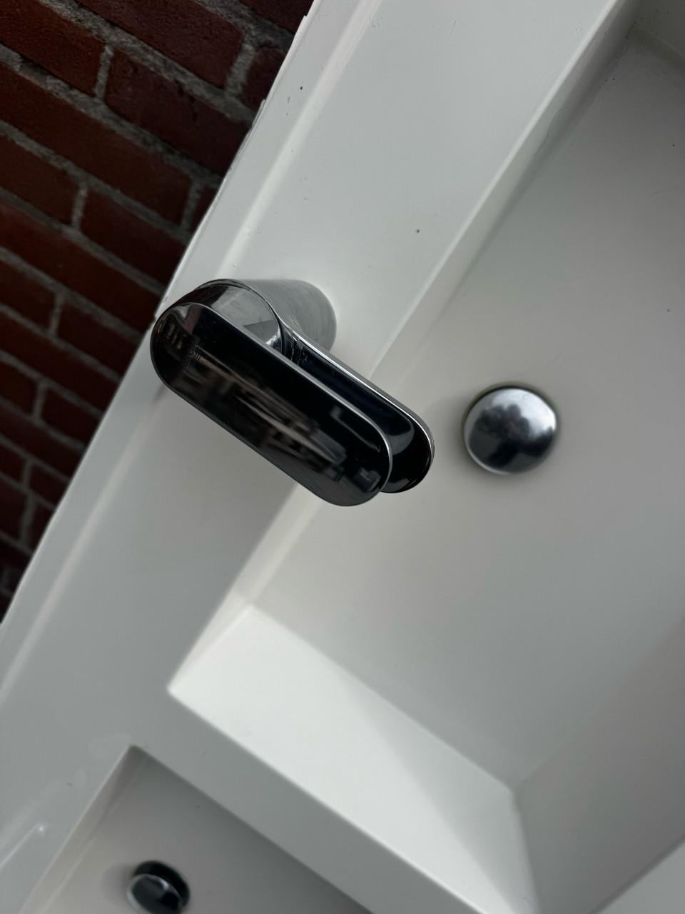 Dubbele wastafel 120 met 2 grohe kranen zgs