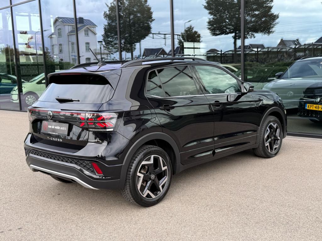 Volkswagen T-cross 1.5 tsi 150pk dsg r-line | camera | trekhaak | navi | iq
