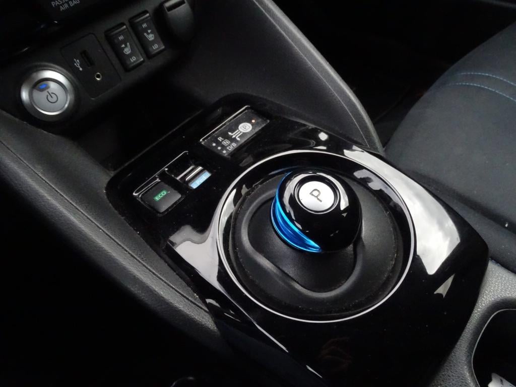 Nissan Leaf n-connecta 40 kwh | incl. btw | 360 camera