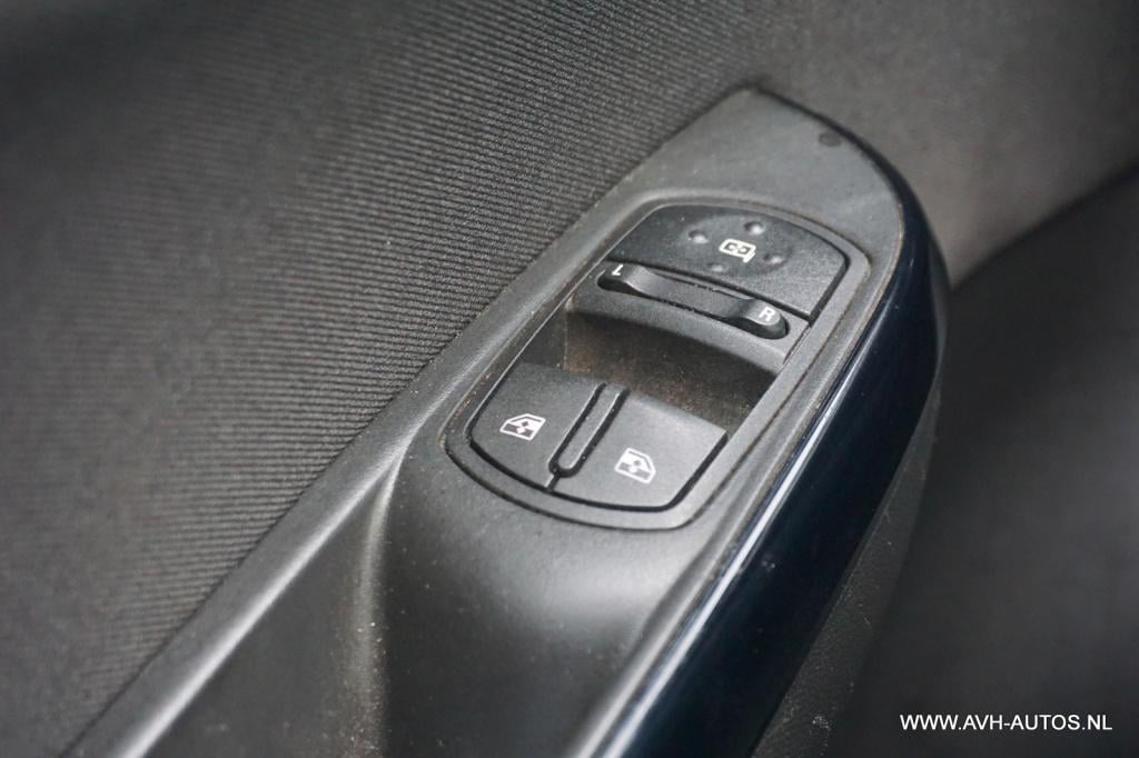 Opel Corsa 1.4 favourite