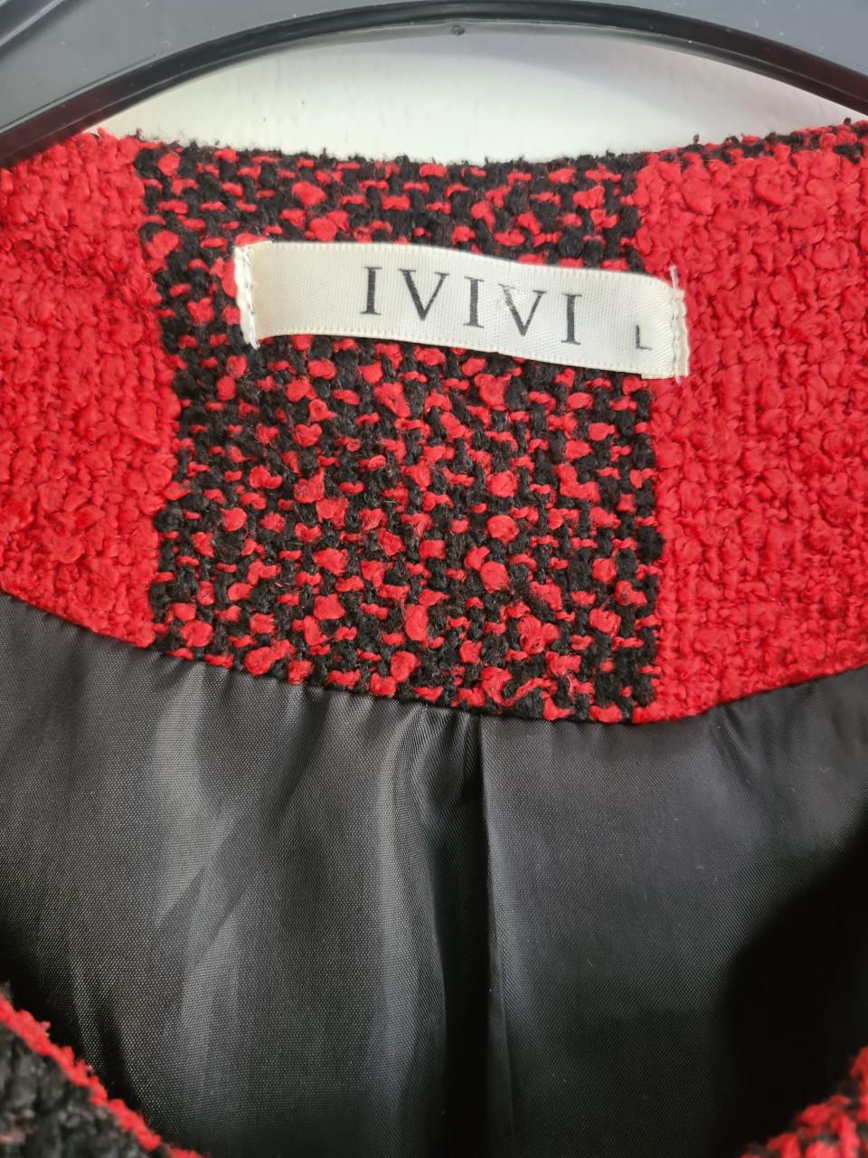 Stijlvolle geruite jas van IVIVI in rood en zwart Maat L