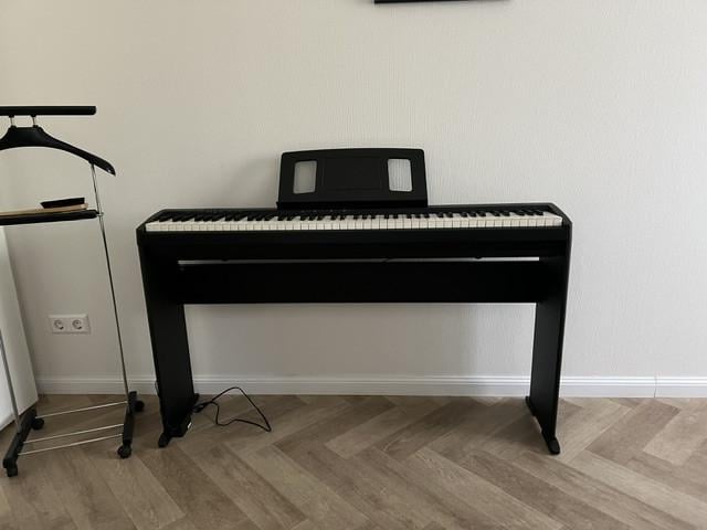 Roland FP-10 piano