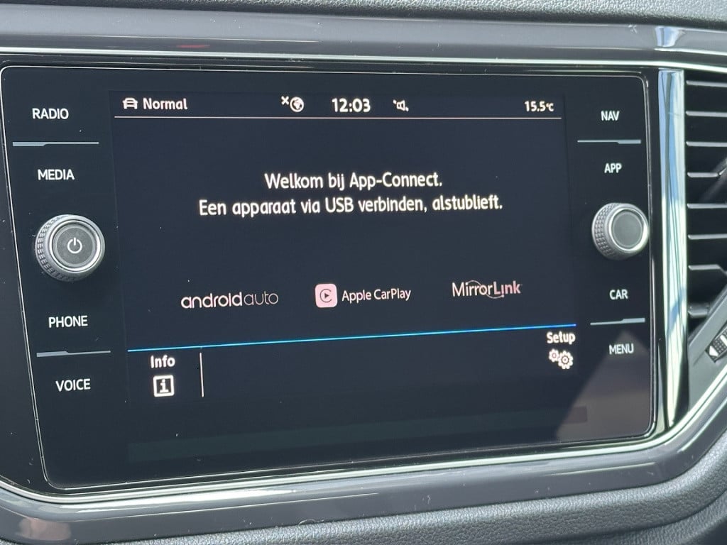 Volkswagen T-roc 1.5 tsi 150pk sport | led | dode hoek | trekhaak | carplay