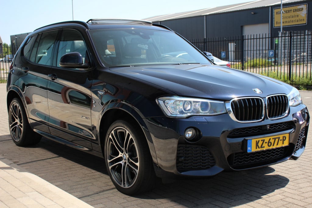 BMW X3 sdrive20i centennial high executive | m pakket | pano | leder | head