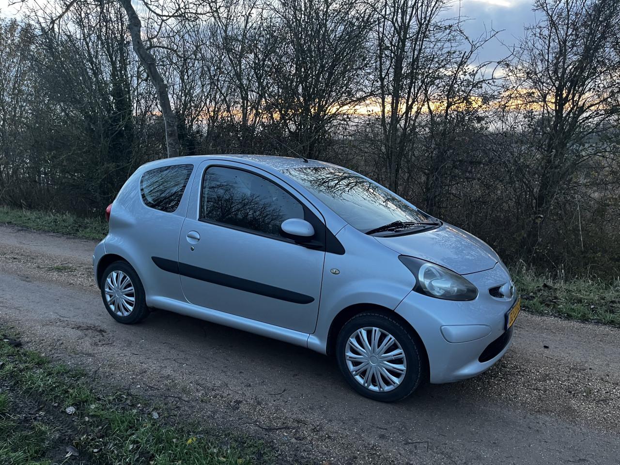 Toyota Aygo 1.0 VVT-i | 3-deurs | Airco | Lage KM |